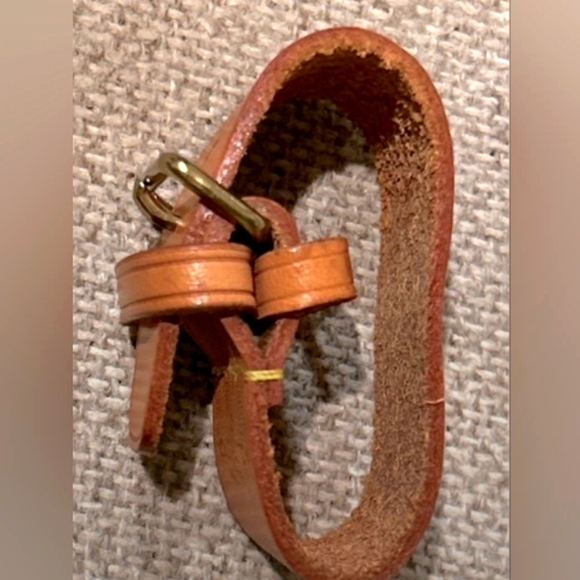 Louis Vuitton Wrist Bag Handler - Picture 6 of 7